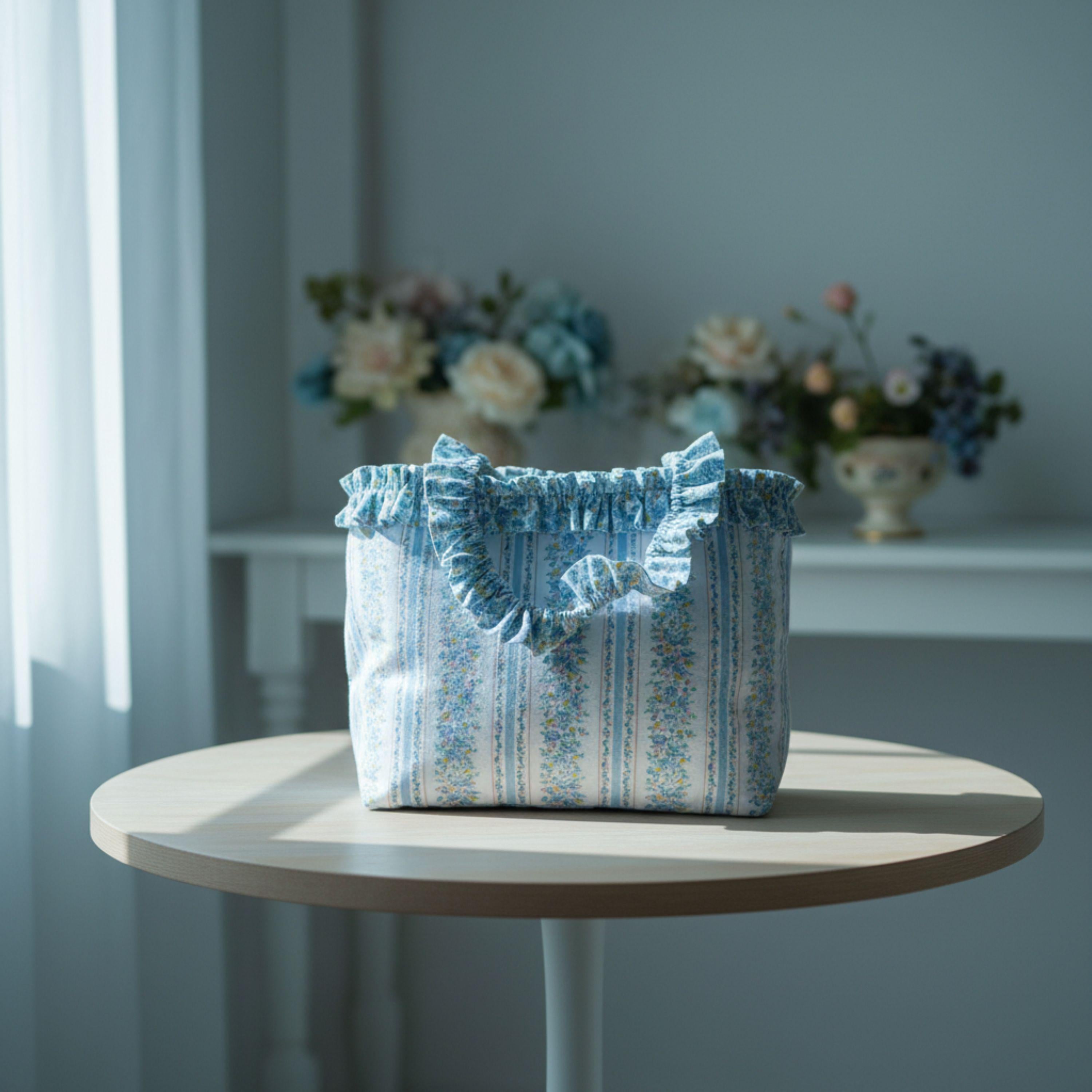 25 % Sale -  Heritage Tote – Blau & Floral