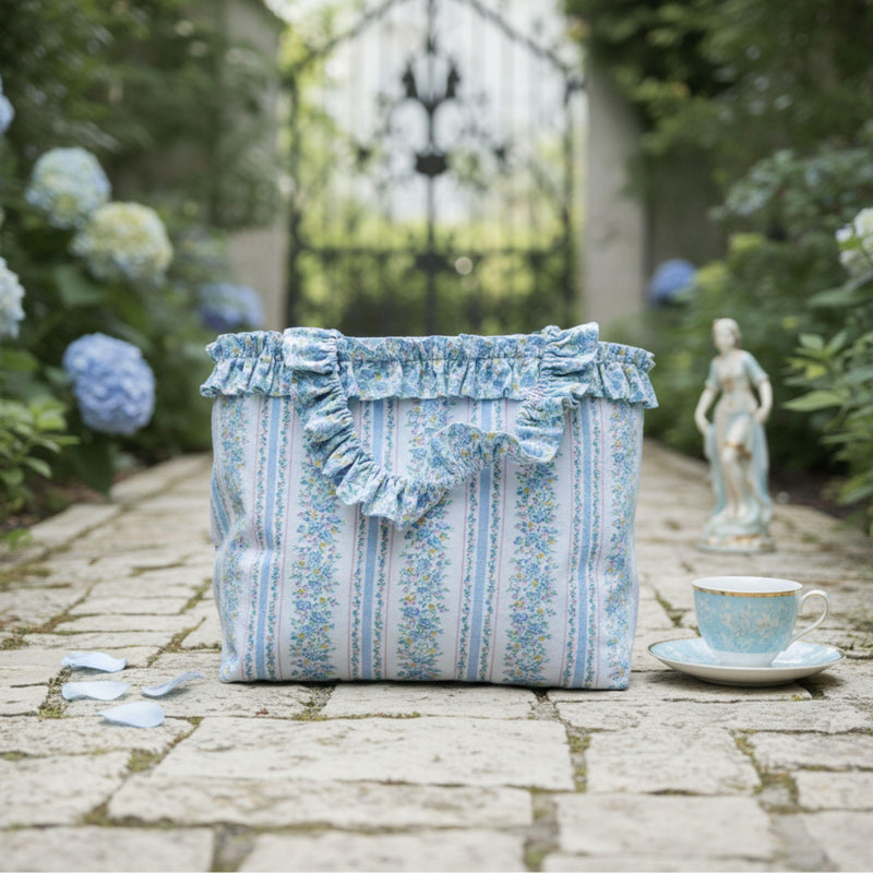 25 % Sale -  Heritage Tote – Blau & Floral
